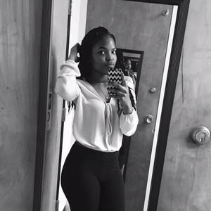 Meet your Posher, Angela